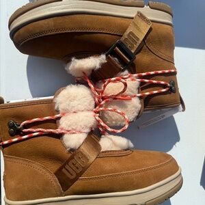 UGG Women's Brown Suede Classic Weather Hiker Boots - Brown - 6.5